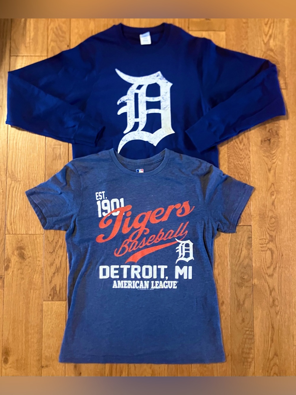 Detroit Tigers Crewneck Sweatshirt With TShirt S-M Adult Unisex MLB